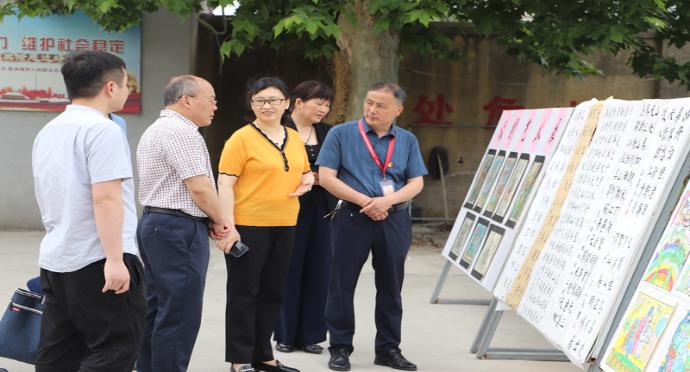 市委常委、杜集区委书记姜颖走访慰问儿童活动
