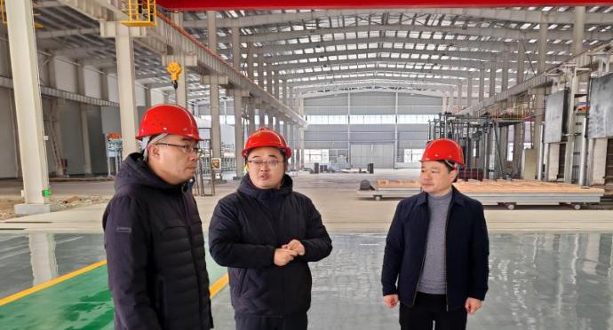 魏辉走访调研开发区重点企业并参加“三为”主题党日活动